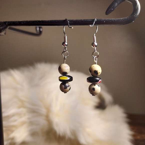 Handmade crystal and glass bead earrings - Picture 2 of 2